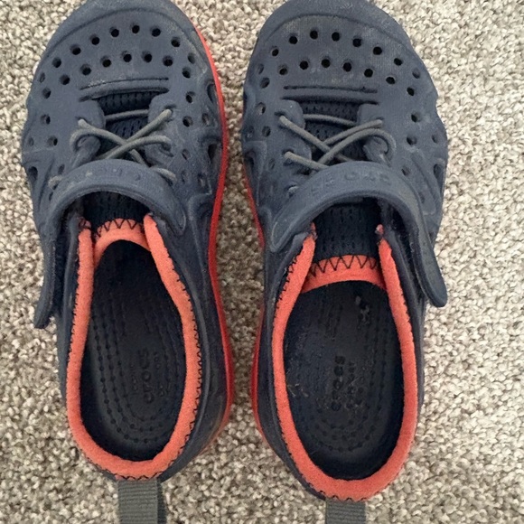 CROCS Swift Blue and Red Water Play Shoes Boy's Kid's Size 11 - Picture 9 of 9
